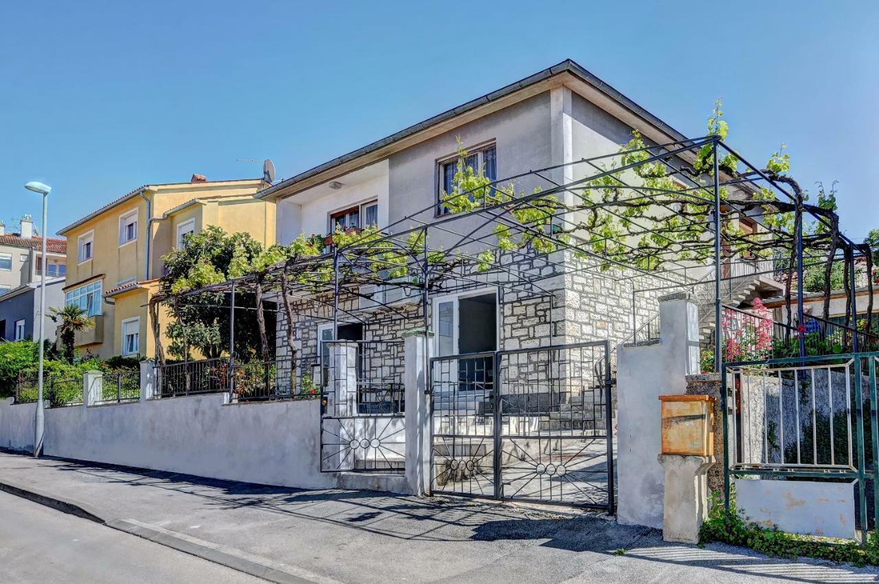 Apartman D Pula Exteriör bild